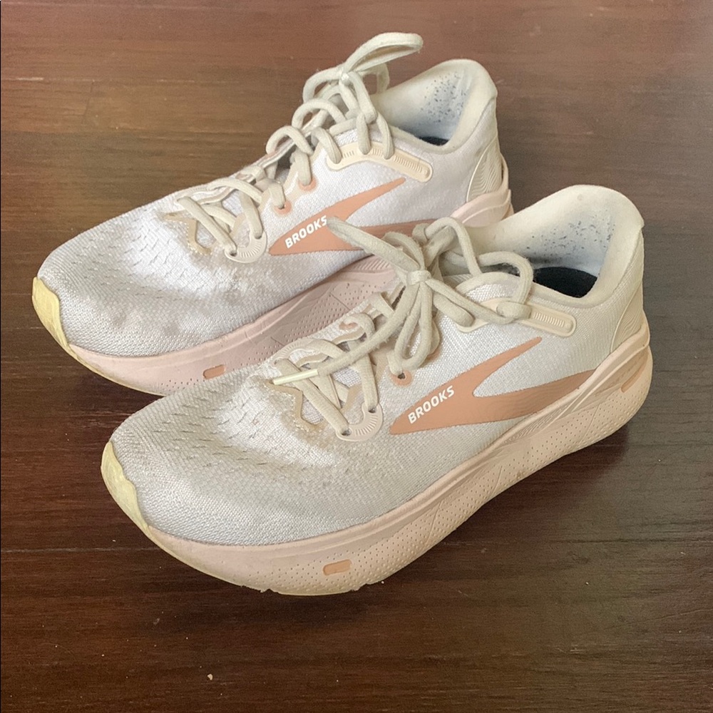 Brooks Pink Ghost Max Running Shoe